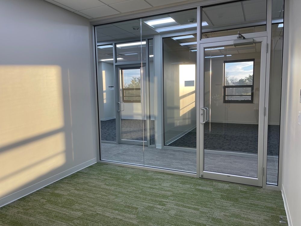 KELLER STATION - MICROSUITES: 6035 N Knoxville Ave, Peoria, IL 61614